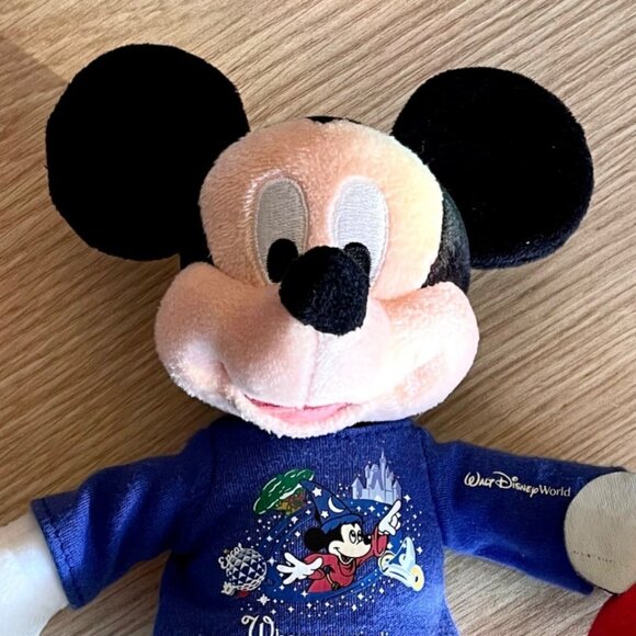 Vintage Mickey Mouse Bean Bag Plush Where Magic Lives Holding Souvenir Cap - Picture 11 of 11